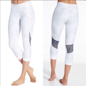 Calia by Carrie Underwood Limited Edition Lumia Printed Capris